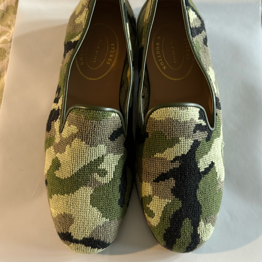 VERY Gently Used Camo Stubbs & Wootton Mens 9 1/2. SUPER clean no snags/stains